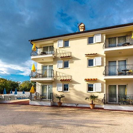 Luxury Palmer Residence Krk Добринь Экстерьер фото