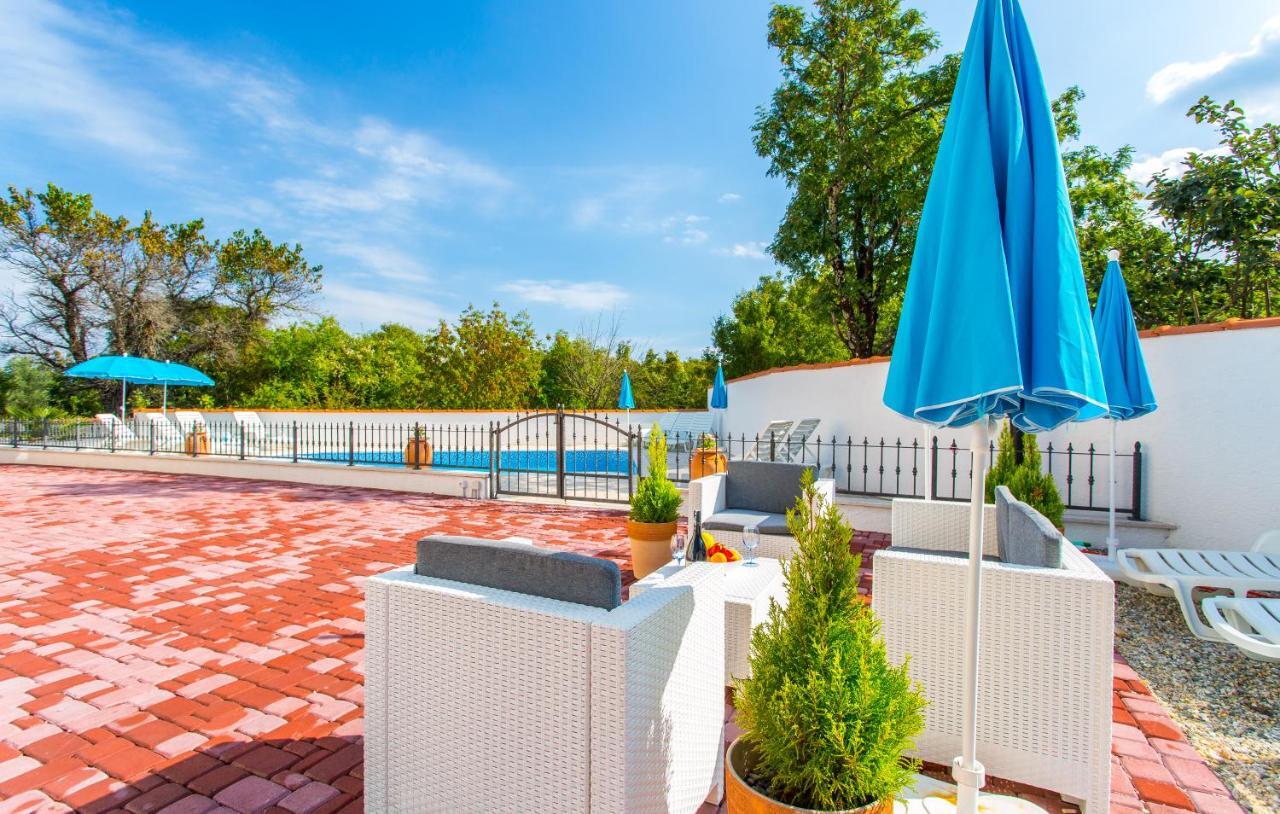 Luxury Palmer Residence Krk Добринь Экстерьер фото
